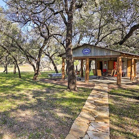 Riverfront Blanco Home With Shaded Porch And Hot Tub 外观 照片