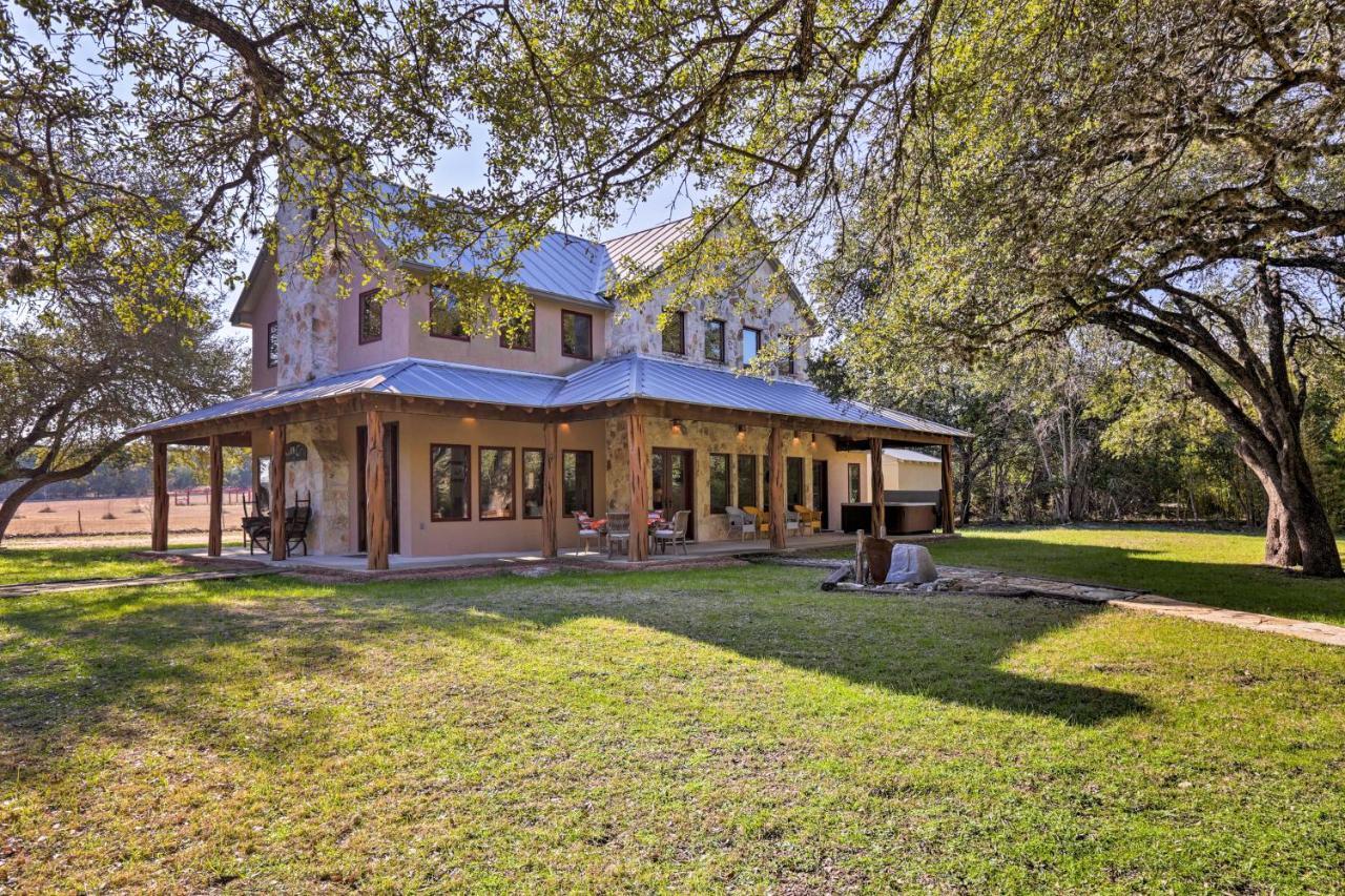 Riverfront Blanco Home With Shaded Porch And Hot Tub 外观 照片