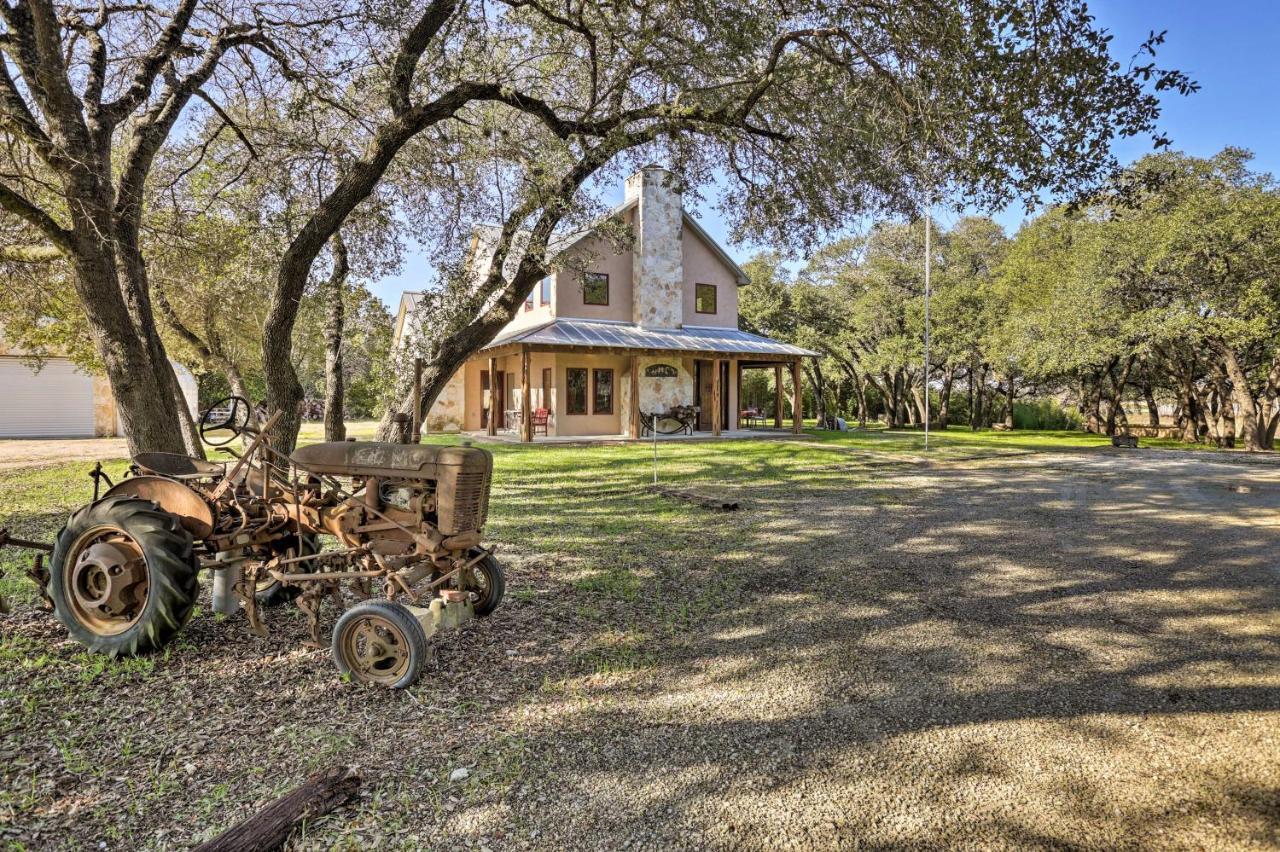 Riverfront Blanco Home With Shaded Porch And Hot Tub 外观 照片